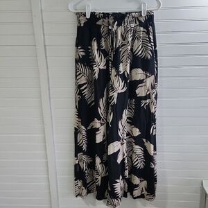Black Wide Japanese Temu with Cream Leaf Print